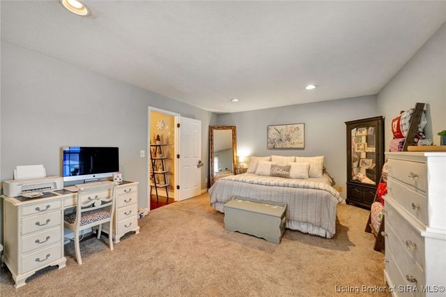 3211 Rolling Creek Drive, New Albany, IN 47150