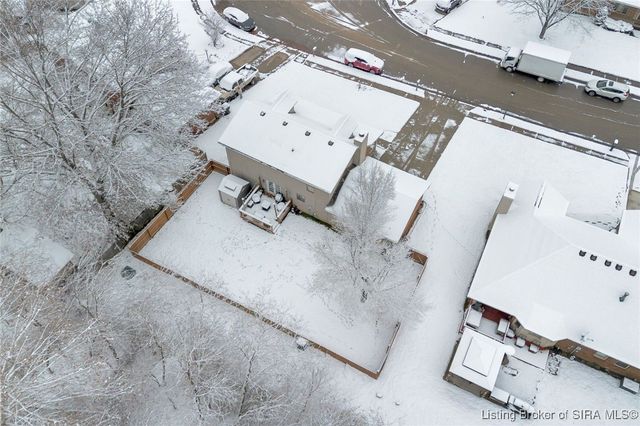 3211 Rolling Creek Drive, New Albany, IN 47150