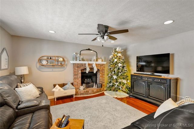 3211 Rolling Creek Drive, New Albany, IN 47150