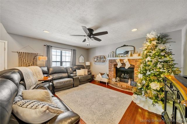 3211 Rolling Creek Drive, New Albany, IN 47150