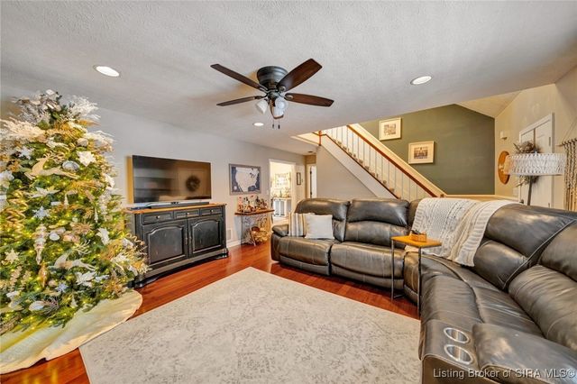 3211 Rolling Creek Drive, New Albany, IN 47150