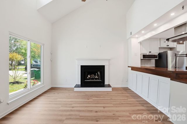 1629 Oak Knoll Lane, Charlotte, NC 28214