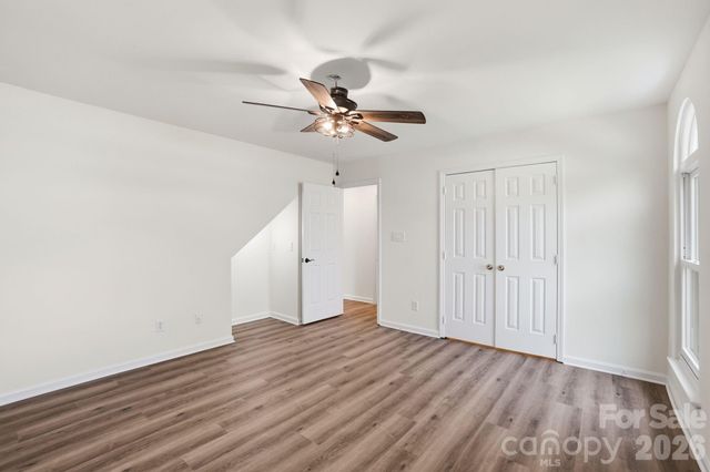 1629 Oak Knoll Lane, Charlotte, NC 28214