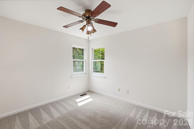 1629 Oak Knoll Lane, Charlotte, NC 28214