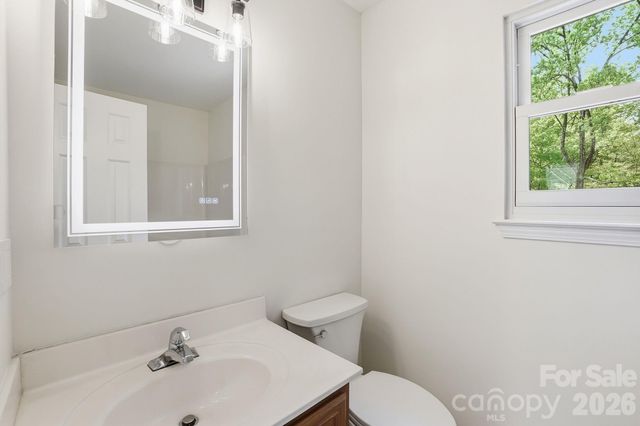 1629 Oak Knoll Lane, Charlotte, NC 28214