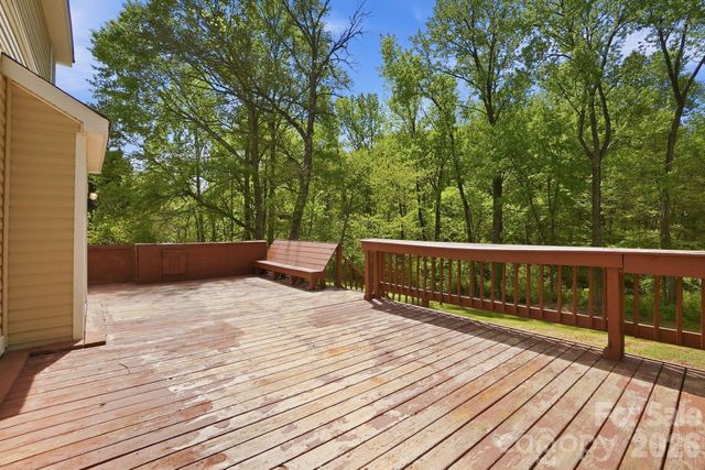 1629 Oak Knoll Lane, Charlotte, NC 28214