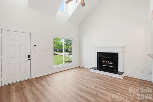 1629 Oak Knoll Lane, Charlotte, NC 28214