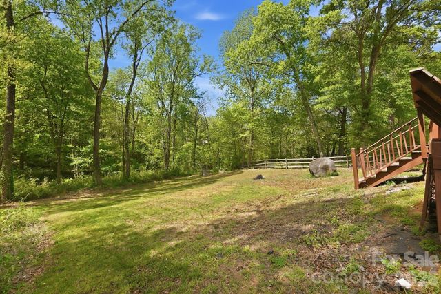 1629 Oak Knoll Lane, Charlotte, NC 28214