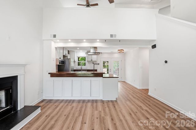 1629 Oak Knoll Lane, Charlotte, NC 28214