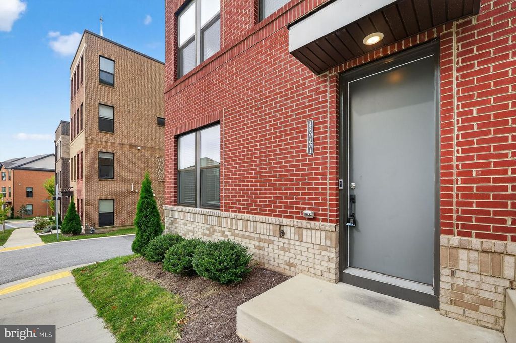 4347 LAPLATA AVE, Baltimore, MD 21211