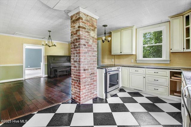 105 W Wayne Street, Fremont, NC 27830