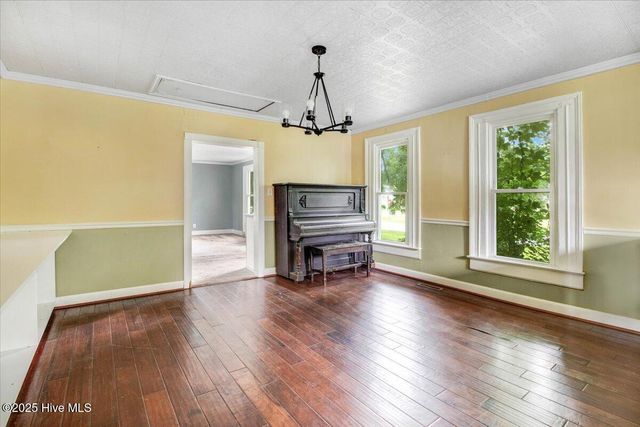 105 W Wayne Street, Fremont, NC 27830