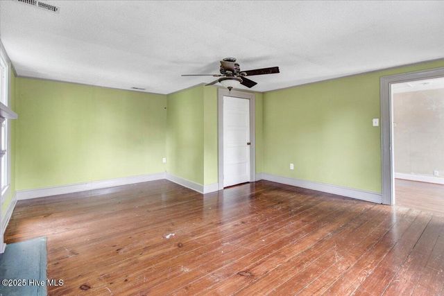 105 W Wayne Street, Fremont, NC 27830