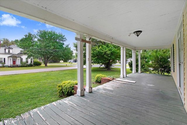 105 W Wayne Street, Fremont, NC 27830