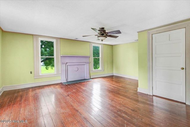 105 W Wayne Street, Fremont, NC 27830