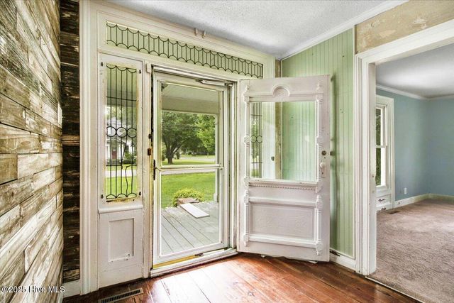 105 W Wayne Street, Fremont, NC 27830