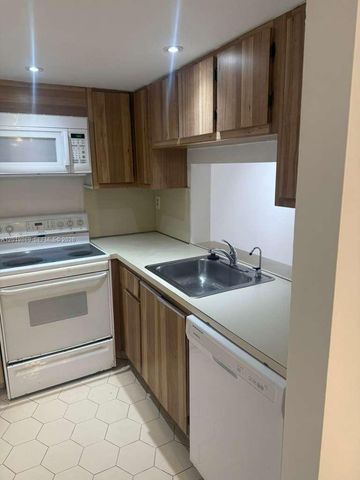 20840 SAN SIMEON WAY 208, Miami, FL 33179