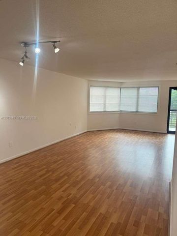 20840 SAN SIMEON WAY 208, Miami, FL 33179