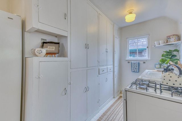 195 Cedar Street, Pacific Grove, CA 93950