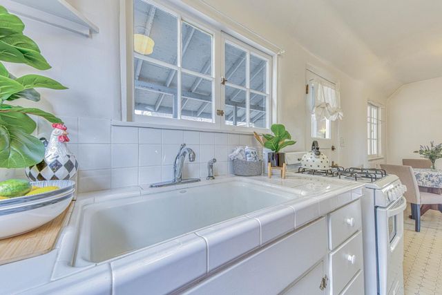 195 Cedar Street, Pacific Grove, CA 93950