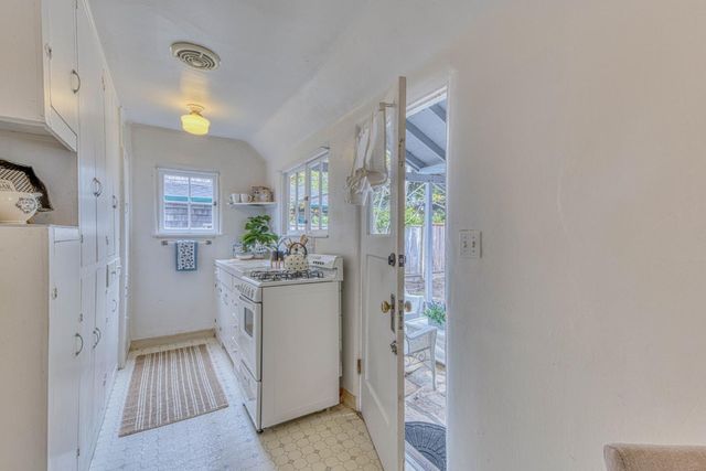 195 Cedar Street, Pacific Grove, CA 93950
