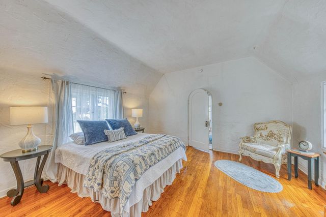 195 Cedar Street, Pacific Grove, CA 93950