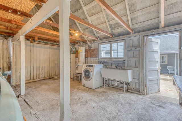 195 Cedar Street, Pacific Grove, CA 93950
