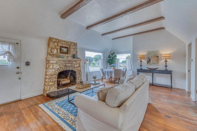 195 Cedar Street, Pacific Grove, CA 93950