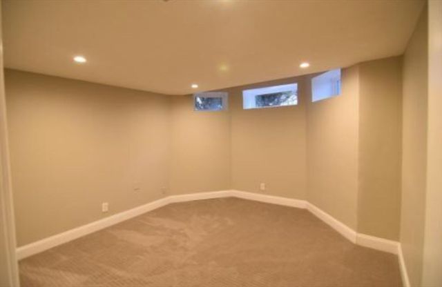 84 Gordon 206, Boston, MA 02135