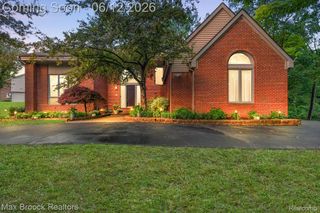 2295 Shore Hill Drive, West Bloomfield Charter Township, MI 48323