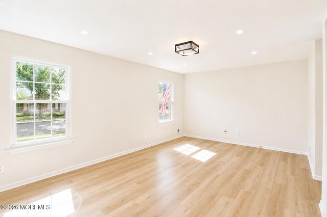 99 Oak Lane, Eatontown, NJ 07724