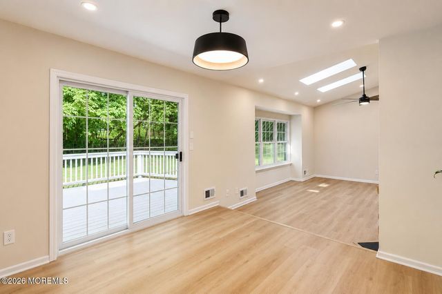 99 Oak Lane, Eatontown, NJ 07724
