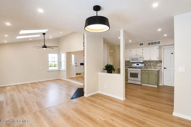 99 Oak Lane, Eatontown, NJ 07724