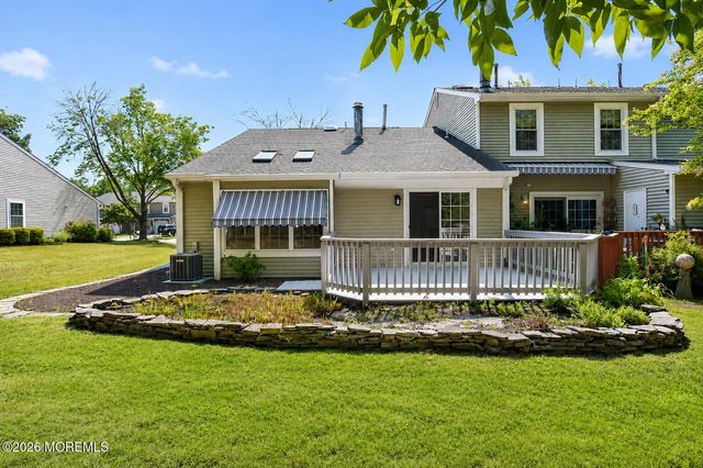 99 Oak Lane, Eatontown, NJ 07724