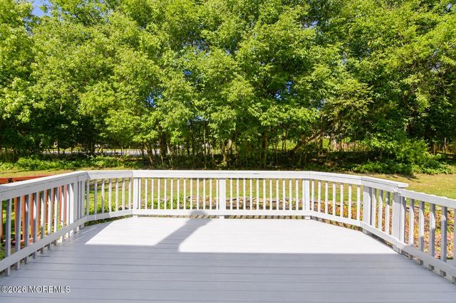 99 Oak Lane, Eatontown, NJ 07724