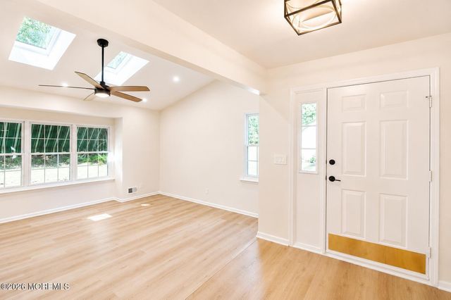 99 Oak Lane, Eatontown, NJ 07724