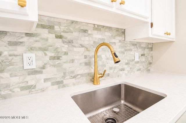 99 Oak Lane, Eatontown, NJ 07724