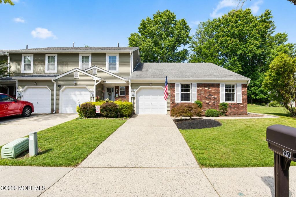 99 Oak Lane, Eatontown, NJ 07724