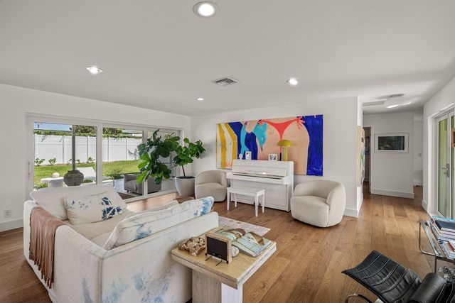 1009 NW 1ST Avenue, Delray Beach, FL 33444