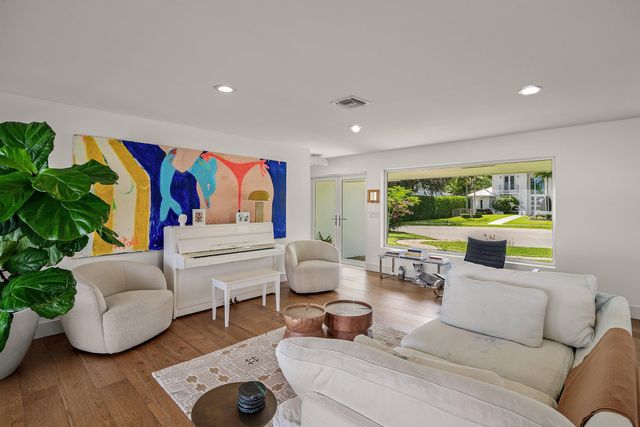 1009 NW 1ST Avenue, Delray Beach, FL 33444
