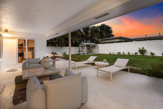 1009 NW 1ST Avenue, Delray Beach, FL 33444