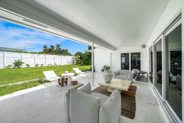 1009 NW 1ST Avenue, Delray Beach, FL 33444