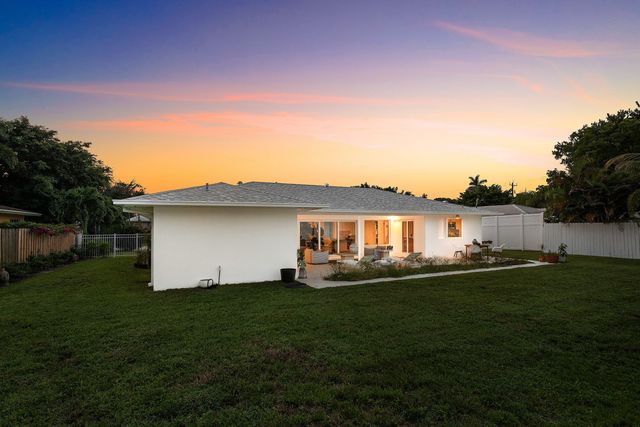 1009 NW 1ST Avenue, Delray Beach, FL 33444