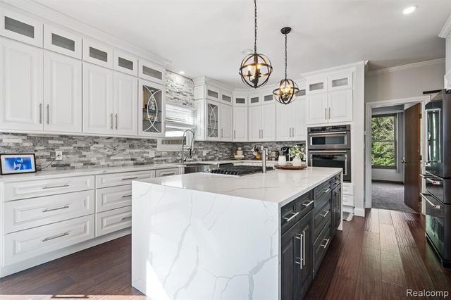 8750 E Pearson, Shelby Twp, MI 48316