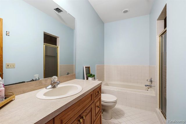 8750 E Pearson, Shelby Twp, MI 48316