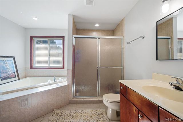 8750 E Pearson, Shelby Twp, MI 48316