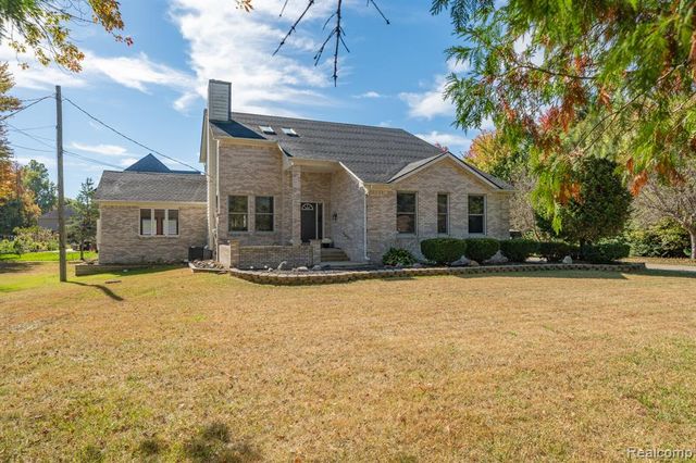 8750 E Pearson, Shelby Twp, MI 48316