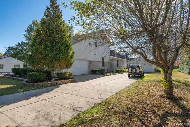 8750 E Pearson, Shelby Twp, MI 48316