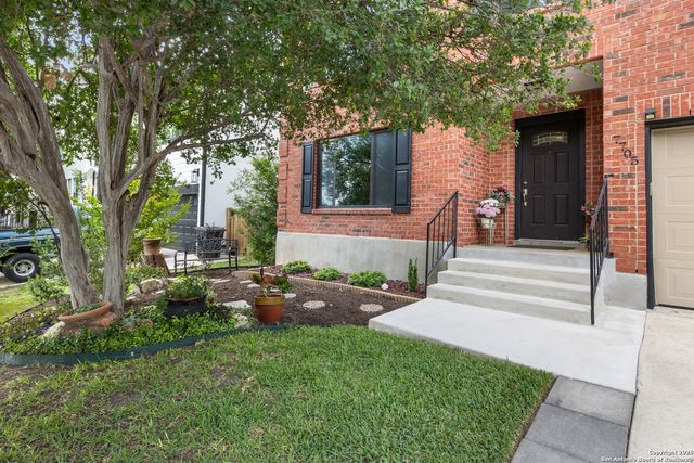 7705 Wood Bluff, San Antonio, TX 78240