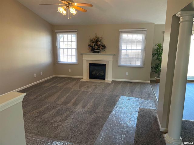 1909 ENGLISH OAK Drive, Washington, IL 61571